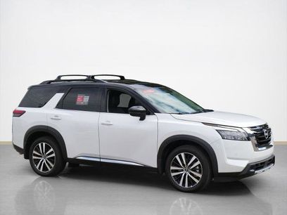 Certified 2025 Nissan Pathfinder Platinum