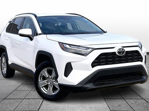 Used 2022 Toyota RAV4 XLE image 2