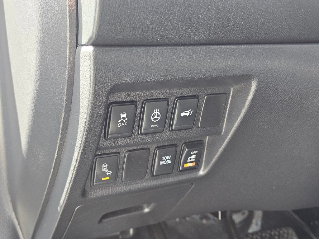 Used 2020 Nissan Pathfinder SL AWD/4WD image 27