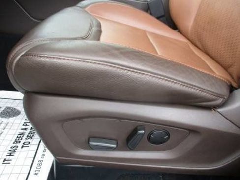 Used 2023 Ford Explorer King Ranch w/ Technology Package image 11