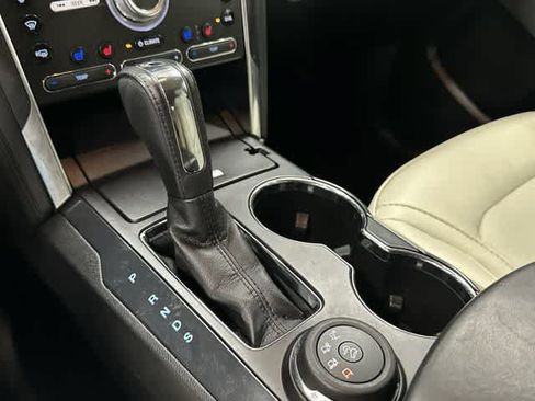 Used 2017 Ford Explorer Platinum AWD/4WD image 25