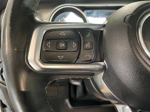 Used 2020 Jeep Gladiator Overland AWD/4WD image 11