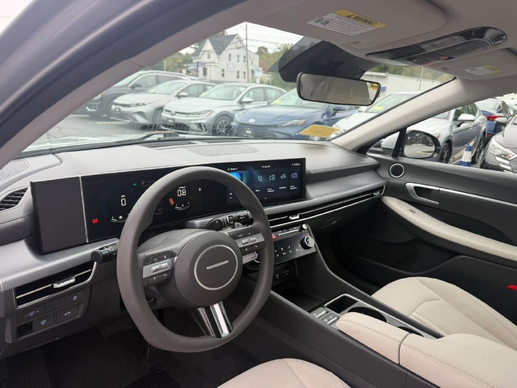 Used 2024 Hyundai Sonata SEL FWD image 9