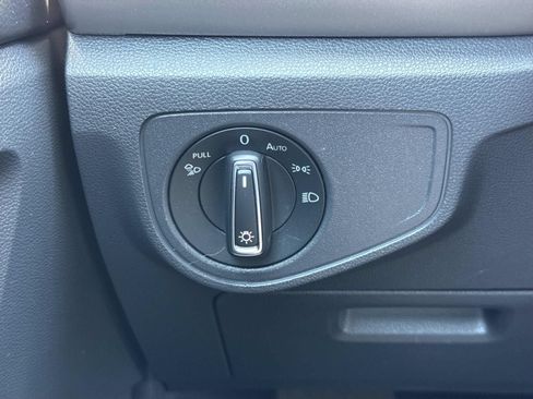Used 2021 Volkswagen Atlas SE w/ Towing Package AWD/4WD image 19