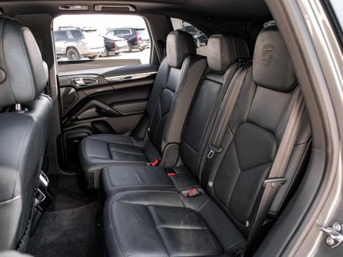 Used 2014 Porsche Cayenne image 36