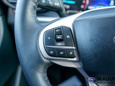 Used 2023 Ford Explorer XLT AWD/4WD image 22