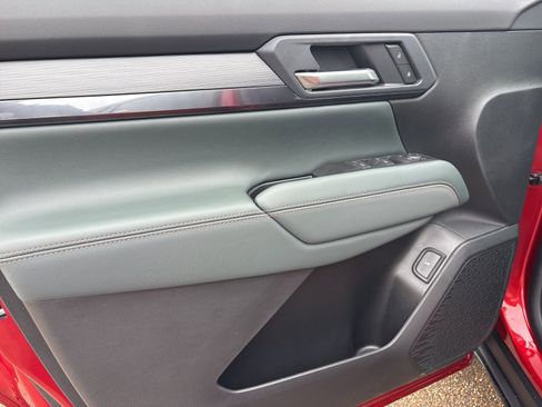 New 2026 GMC Terrain AT4 w/ Technology Package II image 9