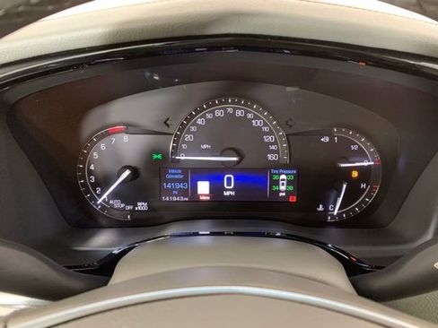 Used 2017 Cadillac XT5 Premium Luxury AWD/4WD image 16