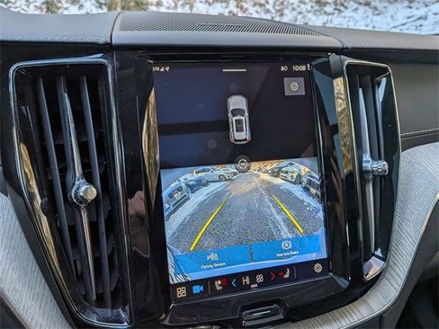 Certified 2022 Volvo XC60 B5 Inscription w/ Advanced Package image 12