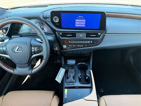 New 2025 Lexus ES 350 Ultra Luxury image 19