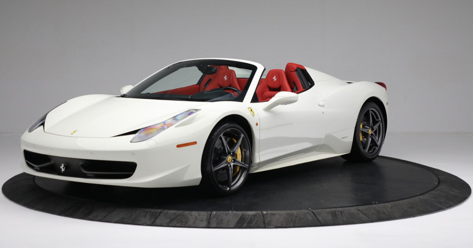 Used 2015 Ferrari 458 Spider RWD image 1