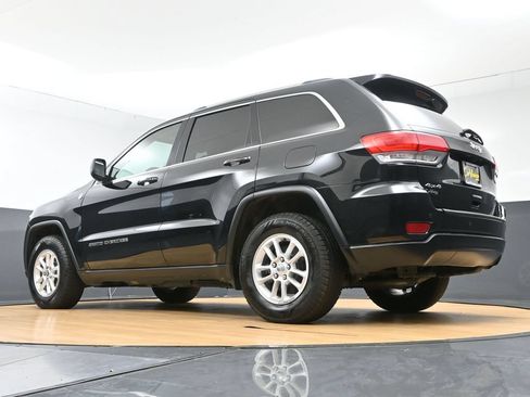 Used 2018 Jeep Grand Cherokee Laredo AWD/4WD image 45