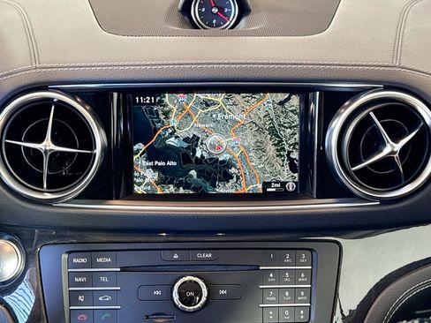 Used 2017 Mercedes-Benz SL 550 image 10