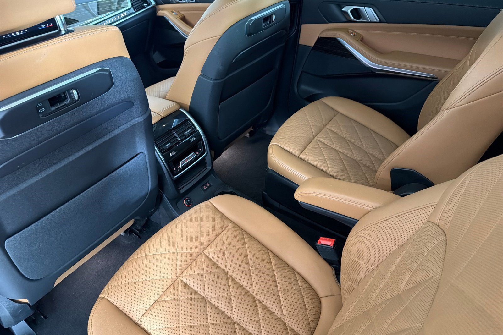Used 2024 BMW X7 xDrive40i w/ Climate Comfort Package AWD/4WD image 28