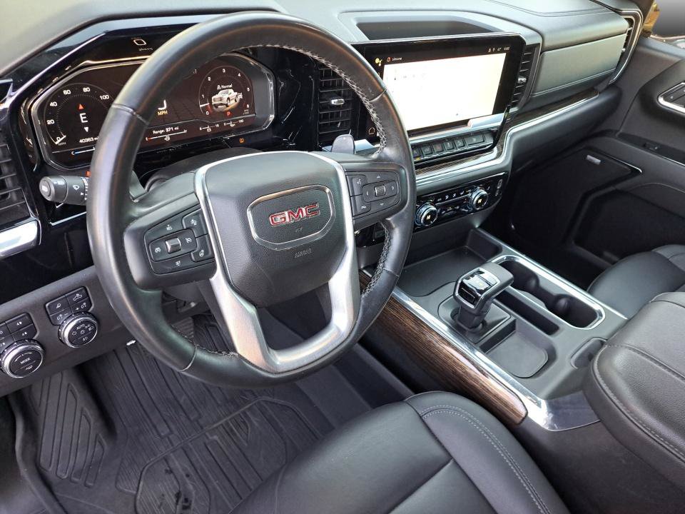Used 2024 GMC Sierra 1500 Elevation w/ Elevation Premium Package AWD/4WD image 9