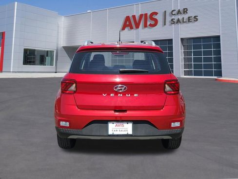 Used 2025 Hyundai Venue SEL FWD image 5