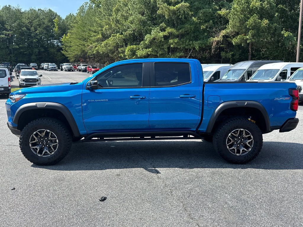 Used 2024 Chevrolet Colorado ZR2 w/ ZR2 Convenience Package III AWD/4WD image 4