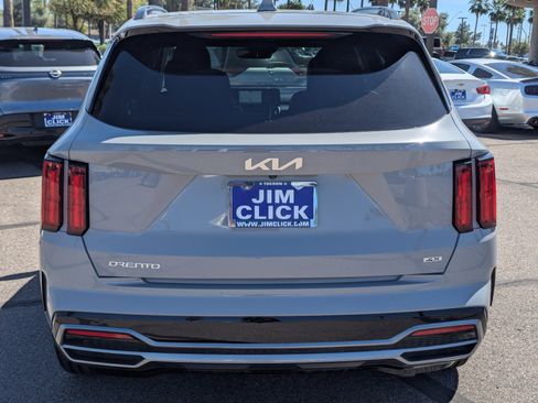 Used 2023 Kia Sorento SX image 3