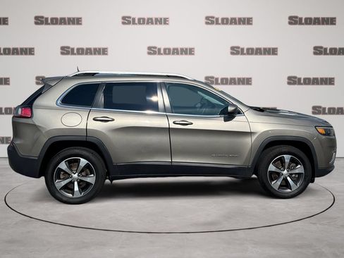 Used 2019 Jeep Cherokee Limited AWD/4WD image 6