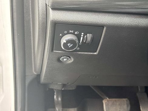 Used 2021 Jeep Grand Cherokee Laredo X RWD image 29