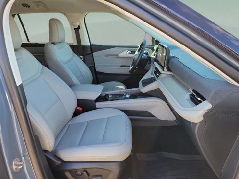 New 2026 Ford Explorer Active w/ Active Comfort Package image 7