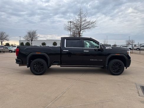 Used 2021 GMC Sierra 2500 Denali w/ Denali Black Diamond Edition image 6