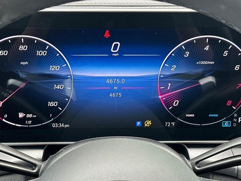 Used 2025 Mercedes-Benz GLC 300 4MATIC image 24