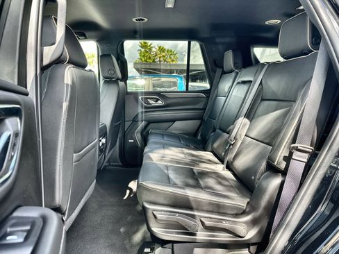 Used 2024 GMC Yukon SLT image 4