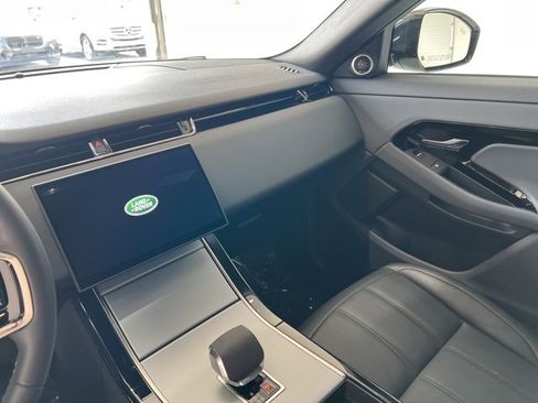 Used 2025 Land Rover Range Rover Evoque S image 21
