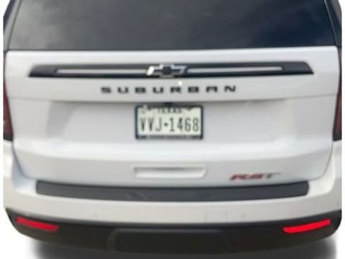 Used 2024 Chevrolet Suburban RST w/ Luxury Package image 17