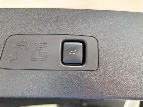 Used 2022 Lincoln Corsair AWD w/ Premium Package image 19