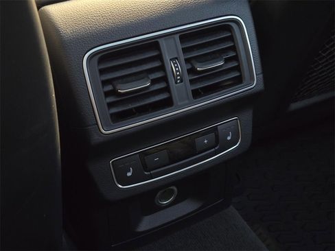 Used 2018 Audi Q5 Prestige w/ Prestige Package image 17