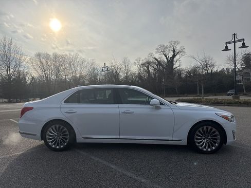 Used 2018 Genesis G90 3.3T Premium image 11