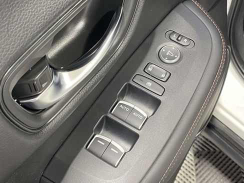 Used 2025 Honda HR-V Sport image 17
