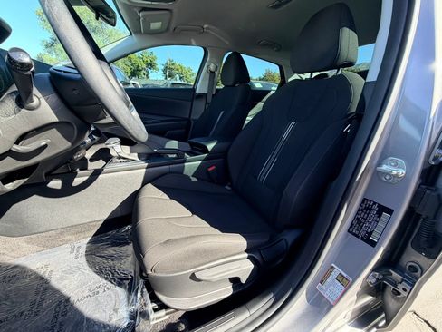 Used 2024 Hyundai Elantra SEL FWD image 11