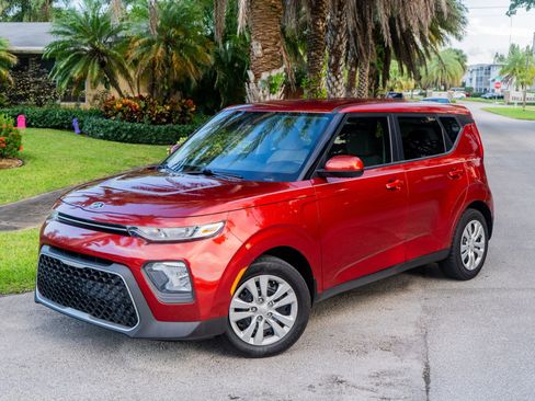 Used 2020 Kia Soul LX image 8