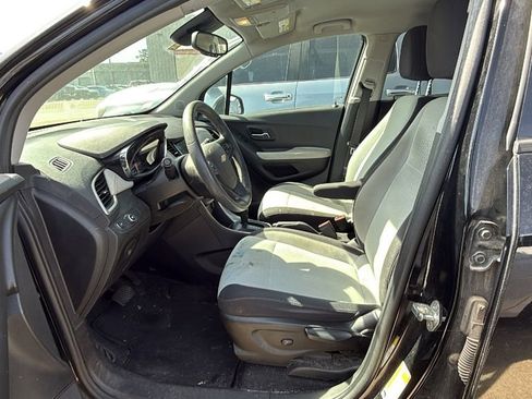 Used 2019 Chevrolet Trax LS w/ Tint and Cruise Package image 4