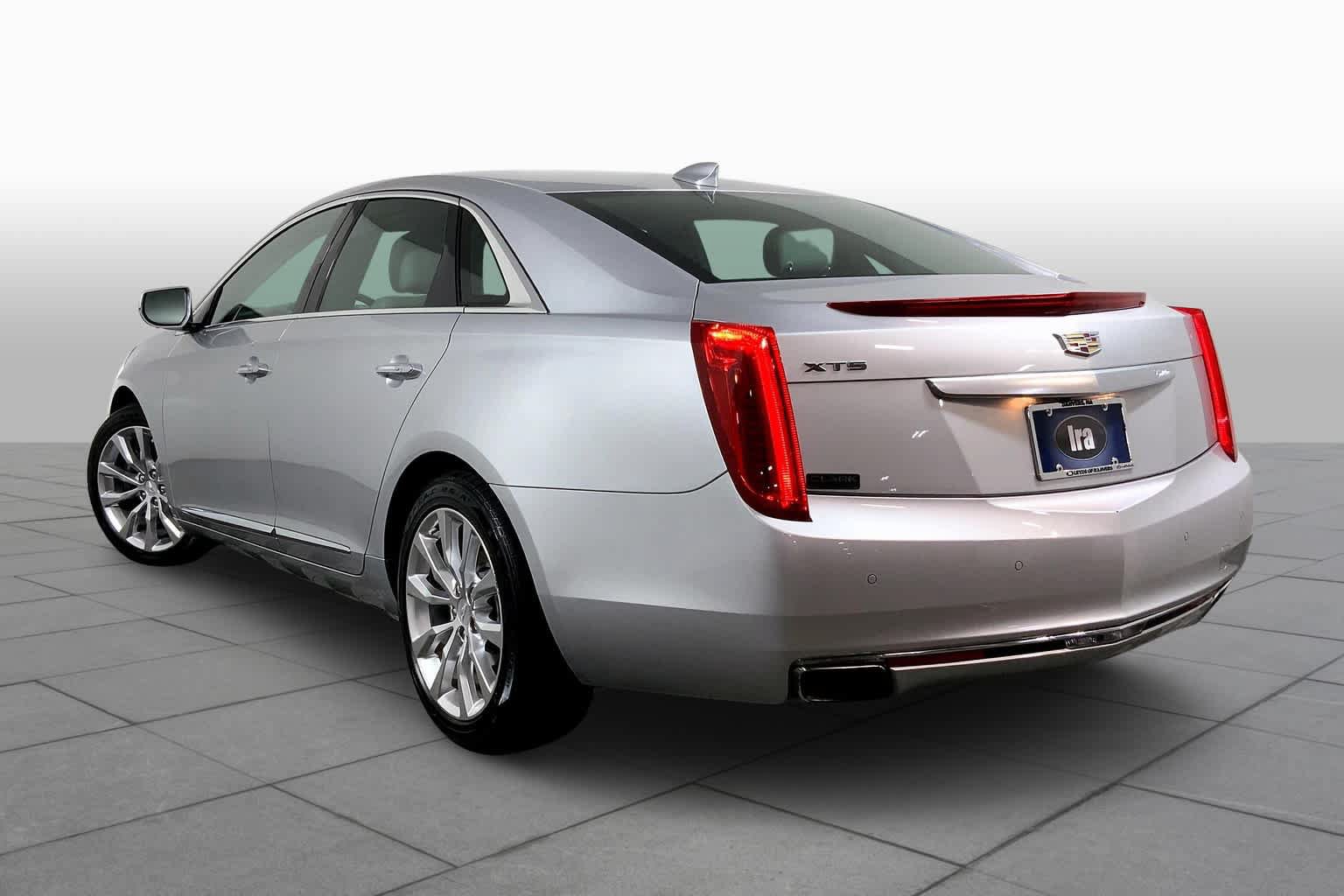 Used 2016 Cadillac XTS Luxury w/ Driver Awareness Package FWD image 11