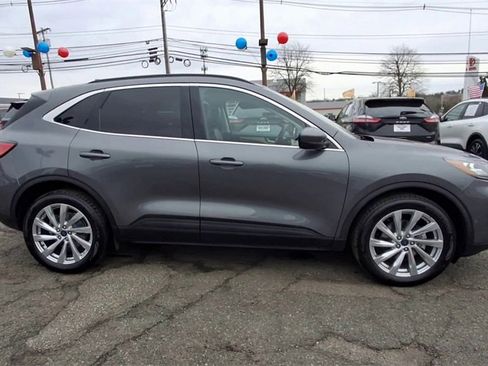 Certified 2022 Ford Escape Titanium w/ Titanium Elite Package image 9