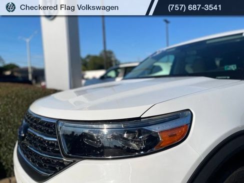 Used 2020 Ford Explorer XLT w/ Equipment Group 202A AWD/4WD image 12
