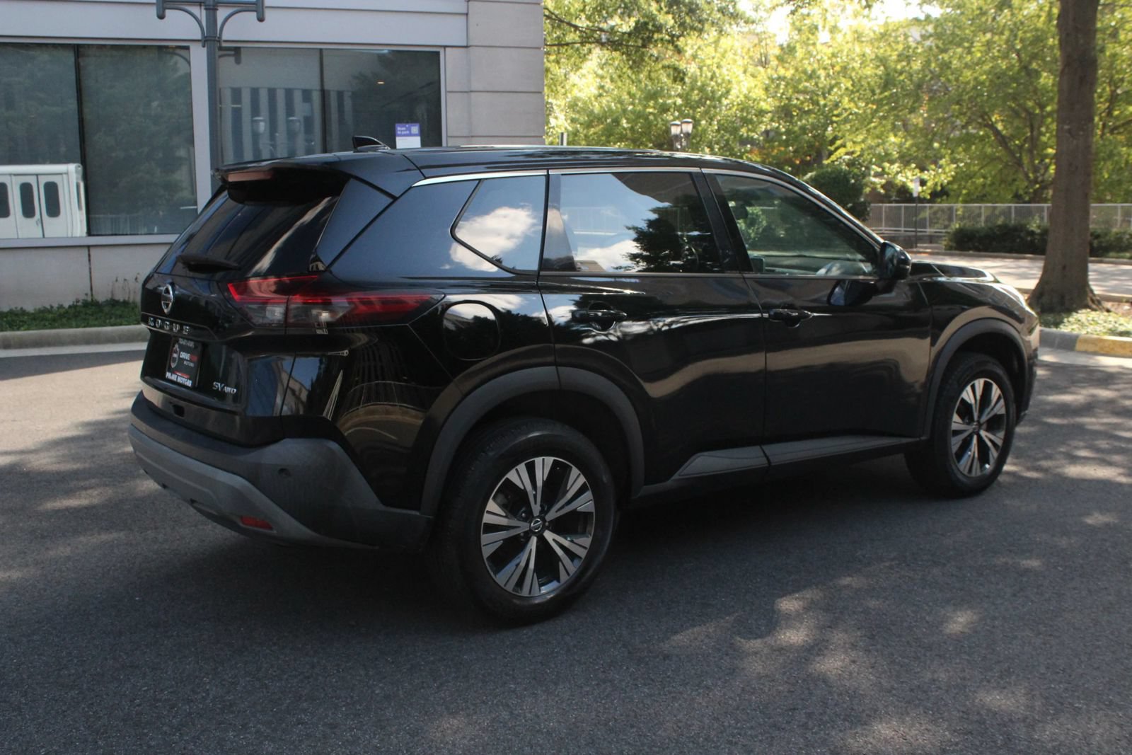 Used 2021 Nissan Rogue SV AWD/4WD image 7