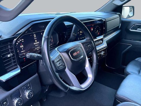 Used 2025 GMC Sierra 1500 SLT RWD image 17