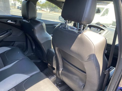 Used 2016 Ford Focus ST w/ Equipment Group 401A FWD image 24