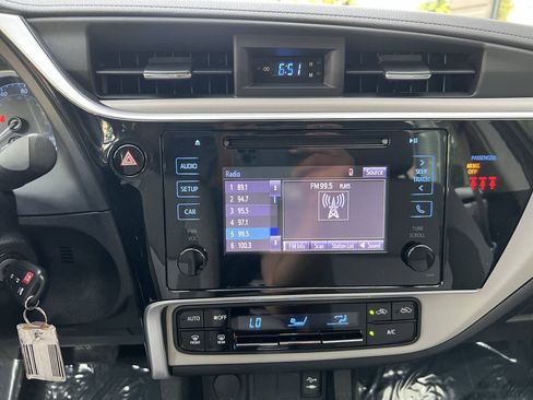Used 2019 Toyota Corolla LE w/ Carpet Mat Package (TMS) FWD image 15