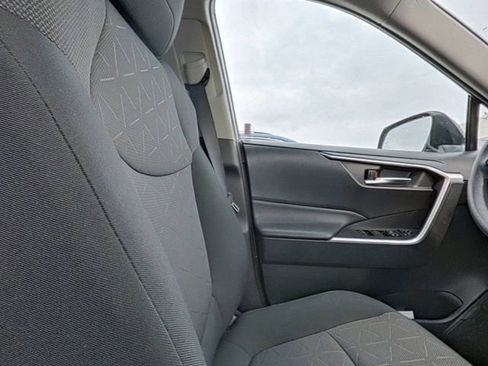 Used 2020 Toyota RAV4 XLE image 26