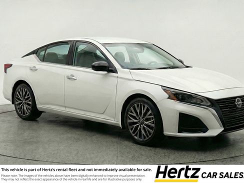 Used 2025 Nissan Altima 2.5 SV FWD image 1