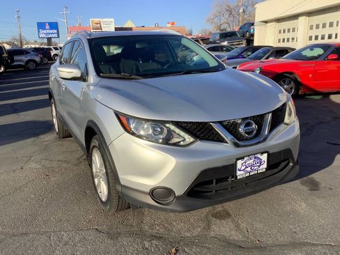 Used 2017 Nissan Rogue Sport SV image 5