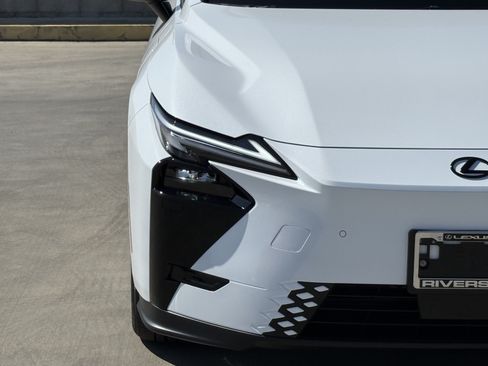 New 2026 Lexus ES 350e FWD image 7