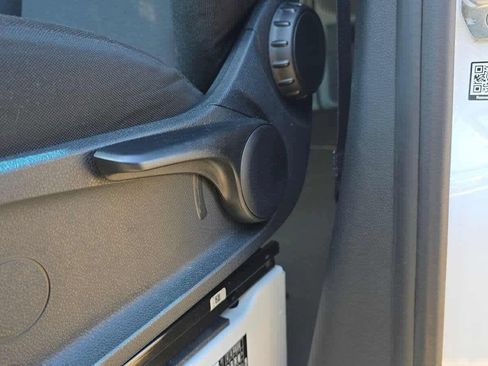 Used 2025 Mercedes-Benz Sprinter 2500 image 28