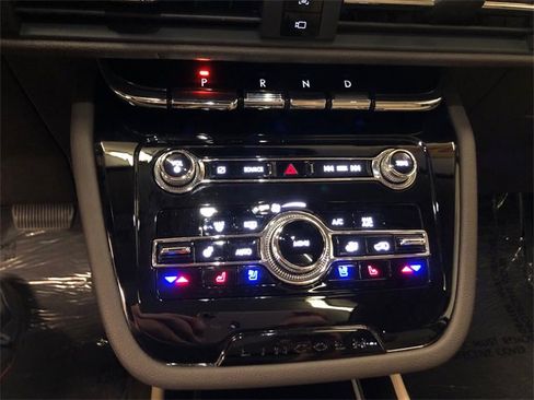 Used 2022 Lincoln Corsair AWD w/ Premium Package image 23